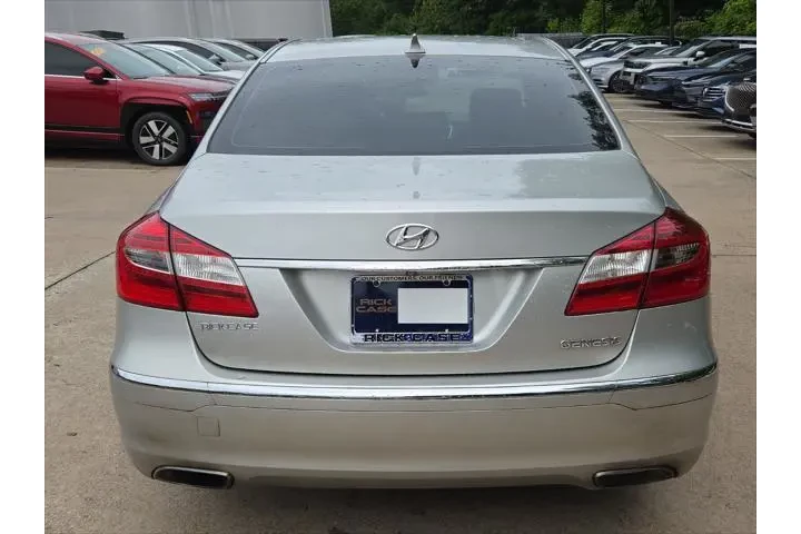 $12500 : Hyundai Genesis 2013 3.8L 4d image 5