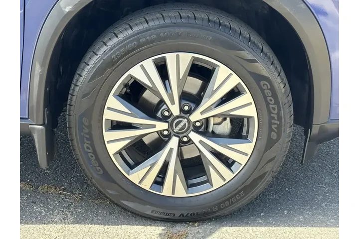 $17295 : Nissan Rogue 2023 SV 4dr Cro image 9