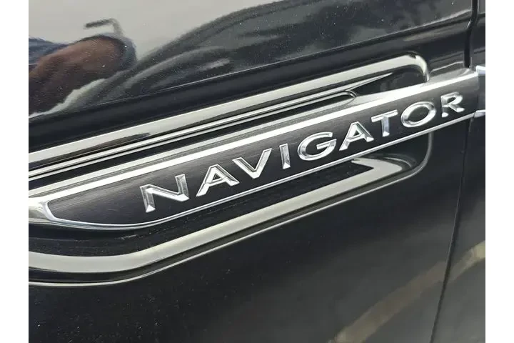 $33990 : Lincoln Navigator L 2018 4x4 image 7