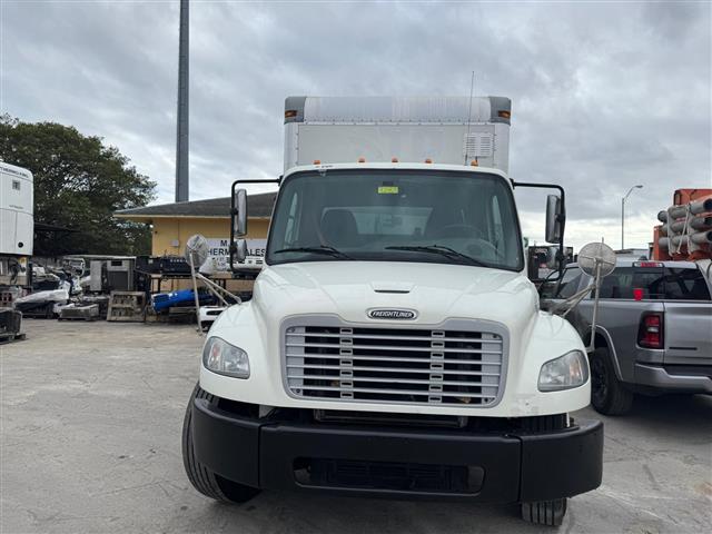 FREIGHTLINER M2 26FT STK 1884 image 3