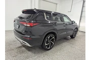 $24797 : Mitsubishi Outlander 2024 SE thumbnail