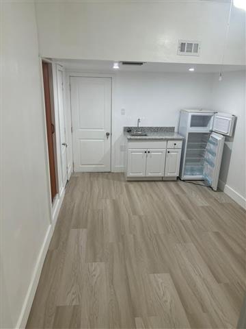 $1000 : Studio In WestKendall image 2