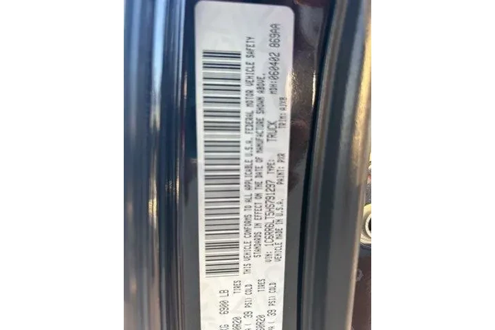 $22081 : Ram 1500 2017 4x2 SLT 4dr Cr image 2