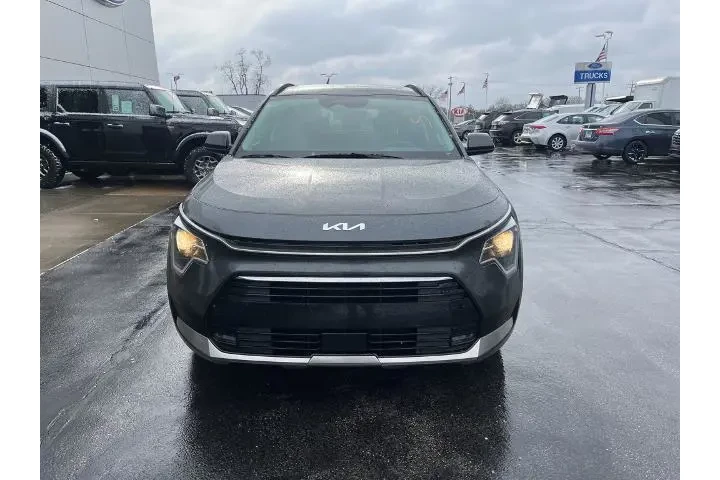 $22588 : Kia Niro 2023 EX 4dr Crossov image 2