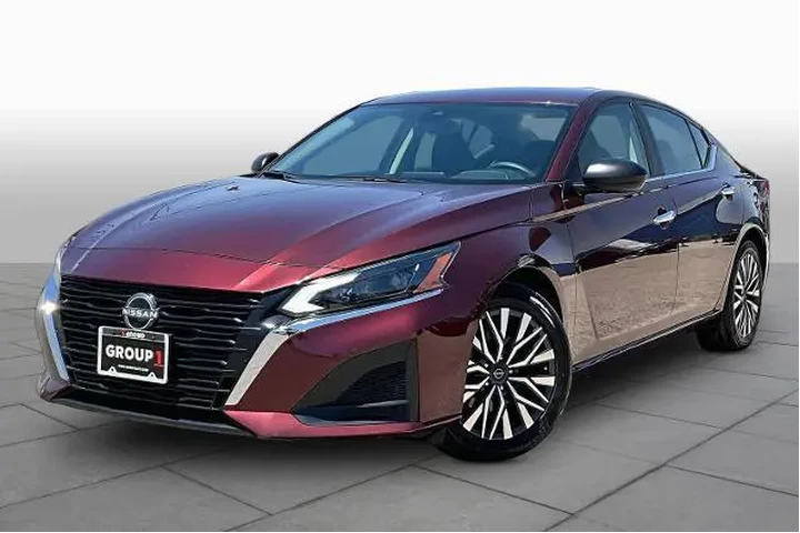 $21538 : Nissan Altima 2024 2.5 SV 4d image 1