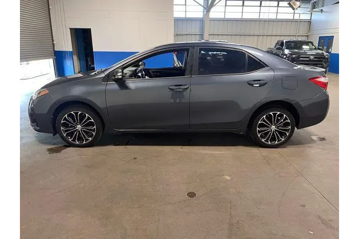 $16971 : Toyota Corolla 2016 S 4dr Se image 6
