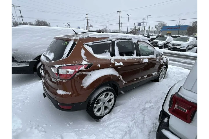 $12496 : Ford Escape 2017 AWD Titaniu image 2