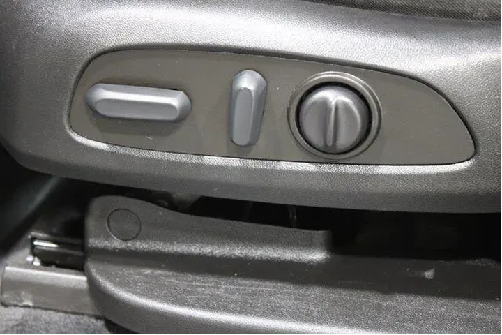 $25982 : Chevrolet Traverse 2022 LT C image 4