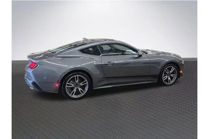 $32888 : Ford Mustang 2025 EcoBoost 2 image 3