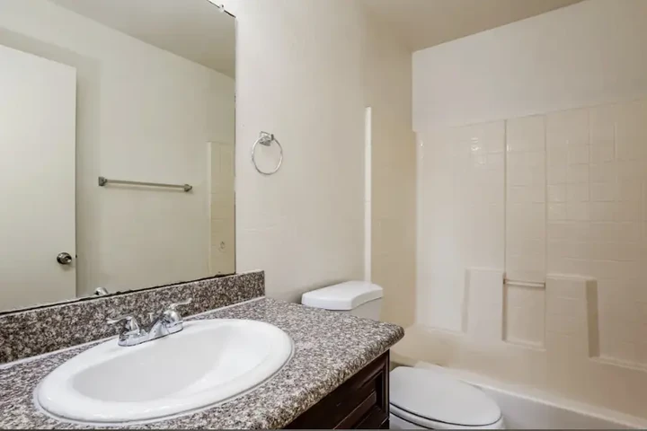 $1300 : Low income house for rent image 9