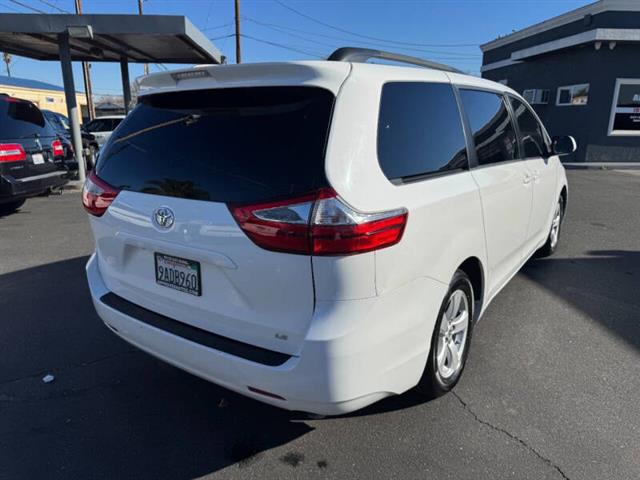 $16998 : 2017 Sienna LE 8-Passenger image 6