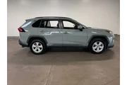 $23784 : Toyota RAV4 2021 XLE 4dr SUV thumbnail