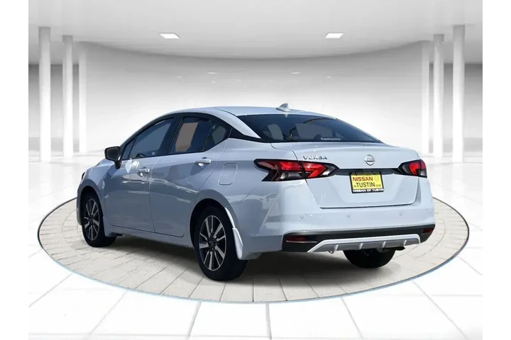 $19995 : Nissan Versa 2025 SV 4dr Sed image 2