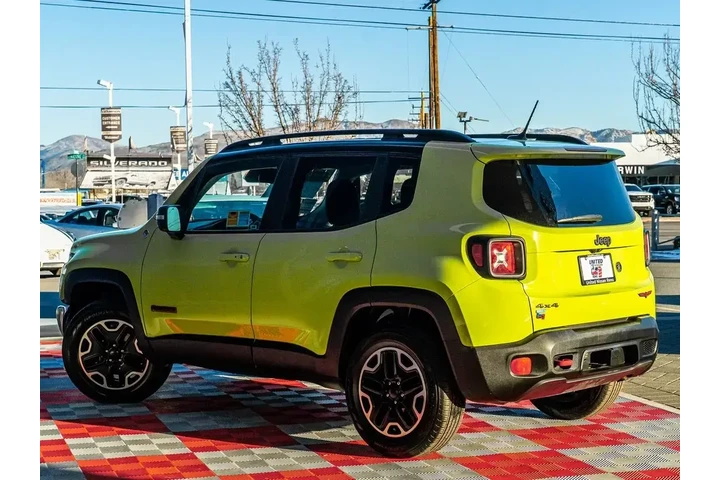 $12488 : Jeep Renegade 2017 4x4 Trail image 4
