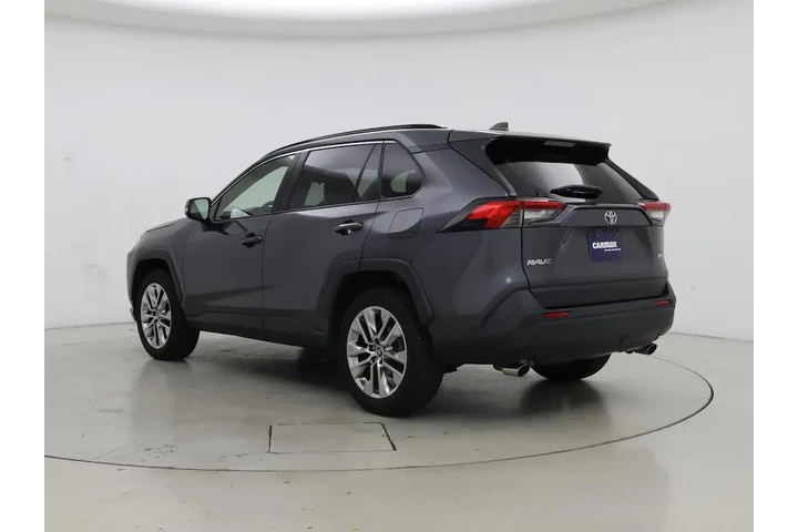 $23998 : Toyota RAV4 2019 XLE Premium image 2
