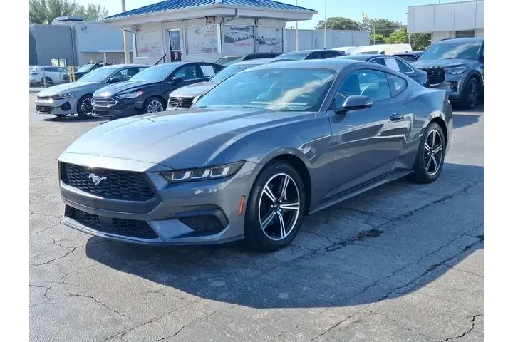 $28490 : Ford Mustang 2024 EcoBoost 2 image 2