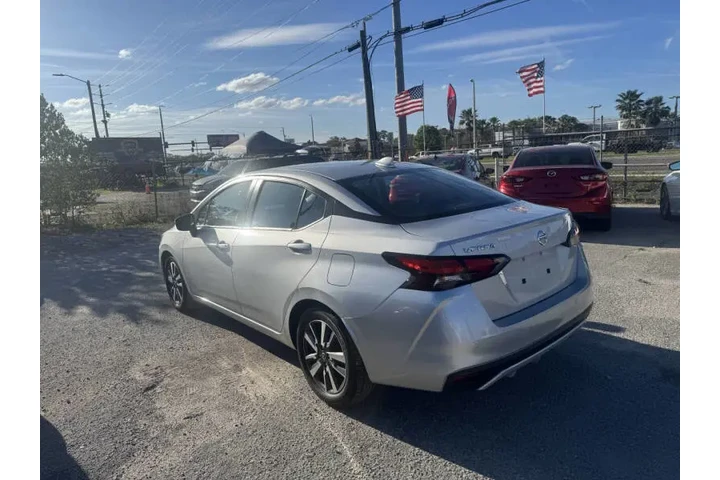 $9797 : 2021 Versa SV image 10