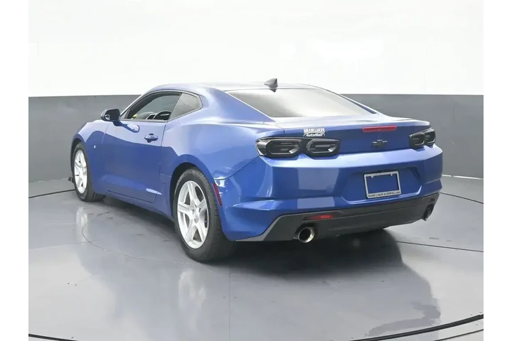 $28995 : Chevrolet Camaro 2023 LT 2dr image 4