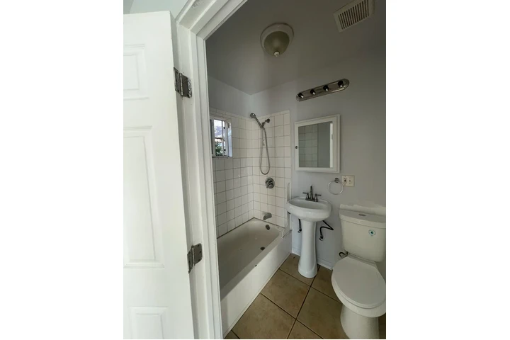 $900 : Cuarto image 4