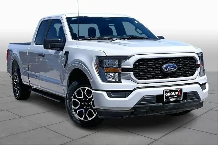$32358 : Ford F-150 2023 4x2 XL 4dr S image 3