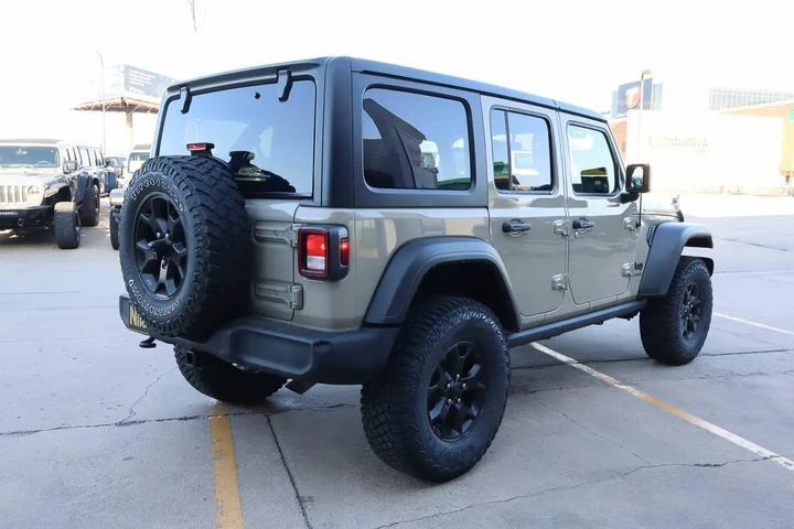 $35988 : 2022 Wrangler Unlimited Willy image 5