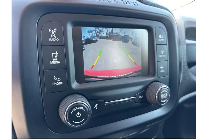 $11477 : 2017 Renegade Altitude image 7