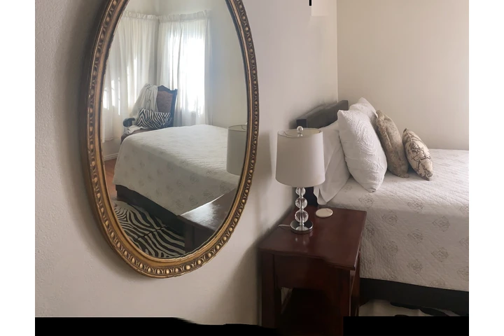 $925 : Room for rent image 2