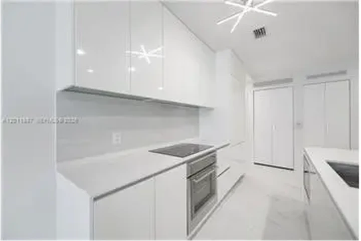 $6200 : Rental property with 1 bedro image 7