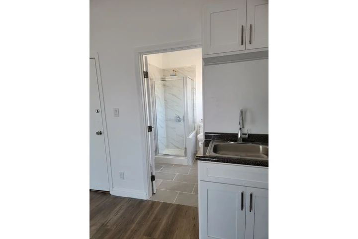 $1650 : RENTO DEPARTAMENTO BARATO image 3