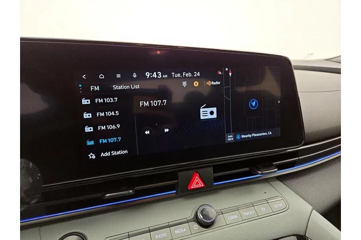 $24998 : Hyundai ELANTRA Hybrid 2025 image 8