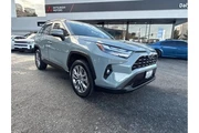 $31890 : Toyota RAV4 2023 AWD XLE Pre thumbnail