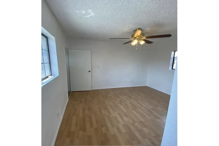 $1000 : Apartamento de un dormitorio image 2