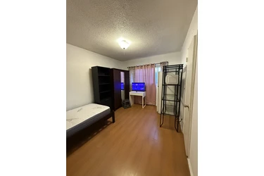 Cuarto AMUEBLADO - MUJER SOLA en Los Angeles