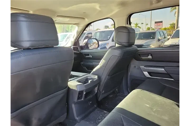 $37791 : Toyota Tundra 2023 4x4 SR5 4 image 10