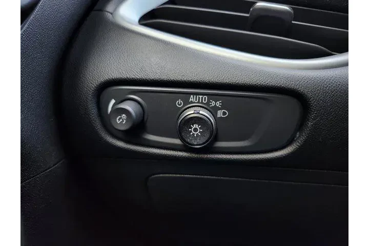 $17237 : Chevrolet Malibu 2024 LT 4dr image 10