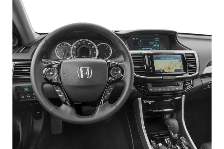 2017 Accord Sedan Touring image 4