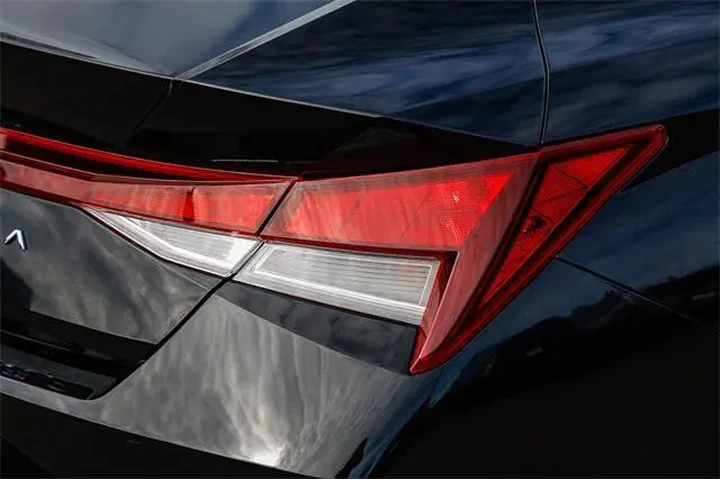 $19992 : Hyundai ELANTRA 2023 SEL 4dr image 10