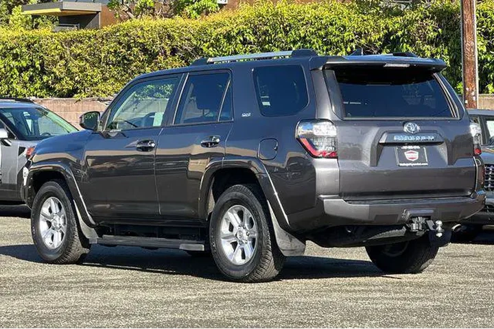 $33990 : Toyota 4Runner 2022 4x2 SR5 image 9