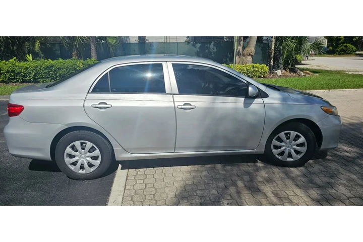 $9500 : Toyota Corolla L image 7