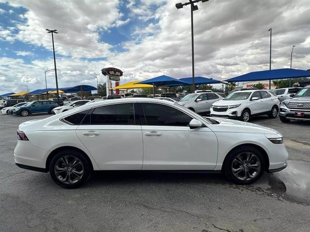 $29995 : Pre-Owned 2023 Accord EX Seda image 5