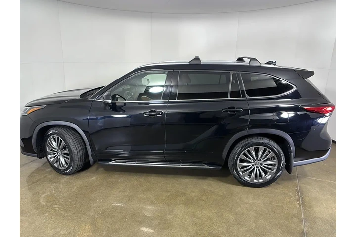 $41774 : 2021 Highlander Platinum image 8