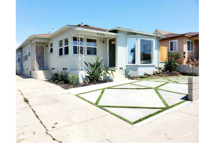 $1950 : 2 Bed Home in Vermont Ave, LA image 2
