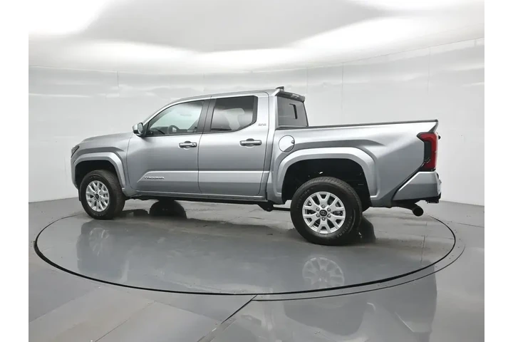 $35677 : Toyota Tacoma 2024 4x4 SR5 4 image 6