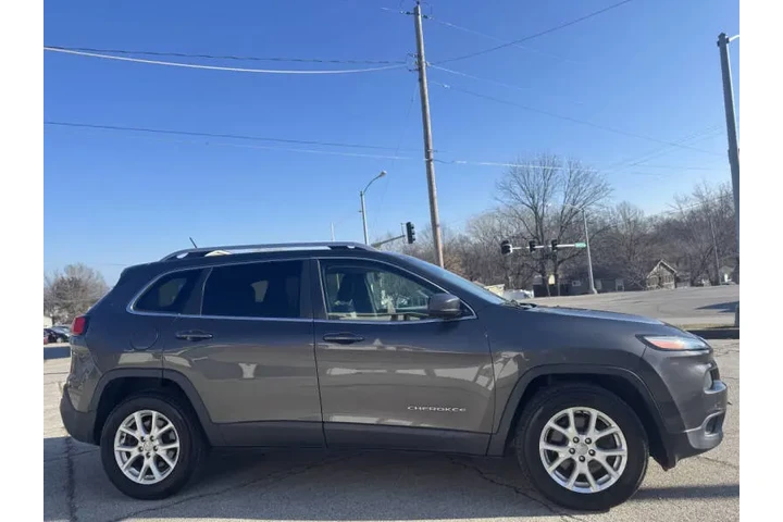 $7999 : 2014 Cherokee Latitude image 6