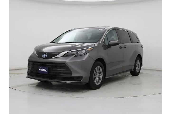 $35998 : Toyota Sienna 2024 LE 8-Pass image 4