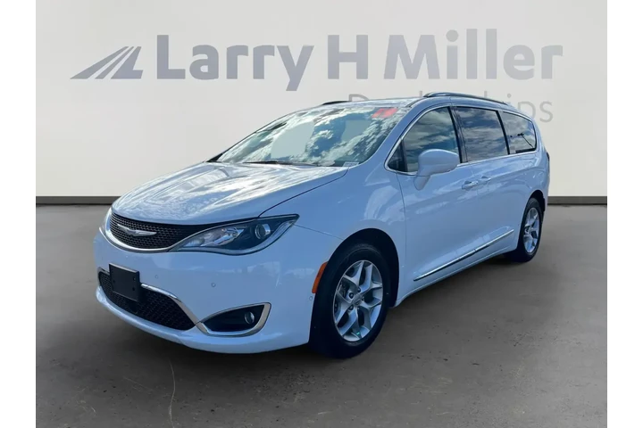 Chrysler Pacifica 2019 Touri image 1