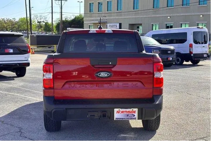 $29977 : Ford Maverick 2025 AWD XLT 4 image 8