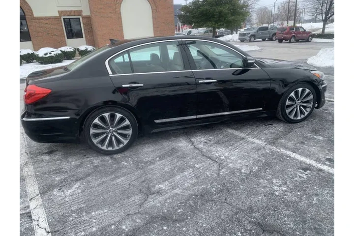$8995 : 2014 Genesis 5.0L R-Spec image 7