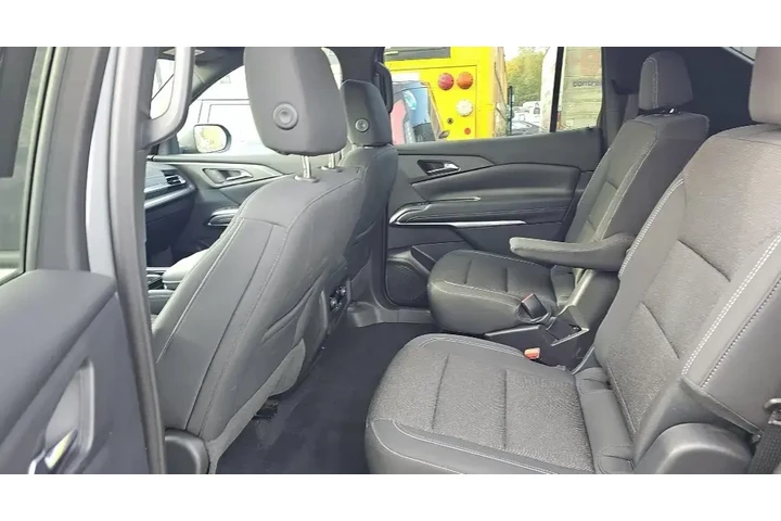 $38000 : Chevrolet Traverse 2024 4X4 image 7