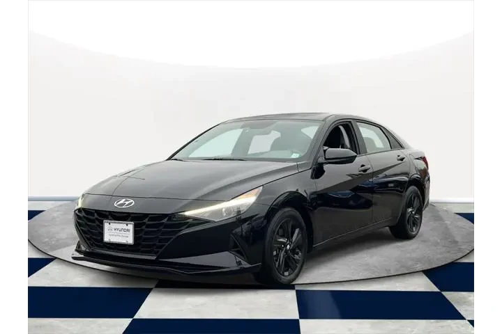 $21207 : Hyundai ELANTRA 2023 SEL 4dr image 2